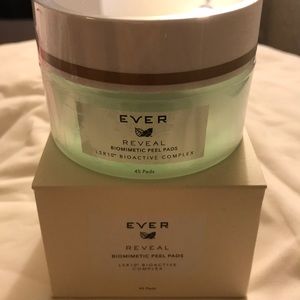 EVER Skincare Reveal Biomimetic Peel Pads